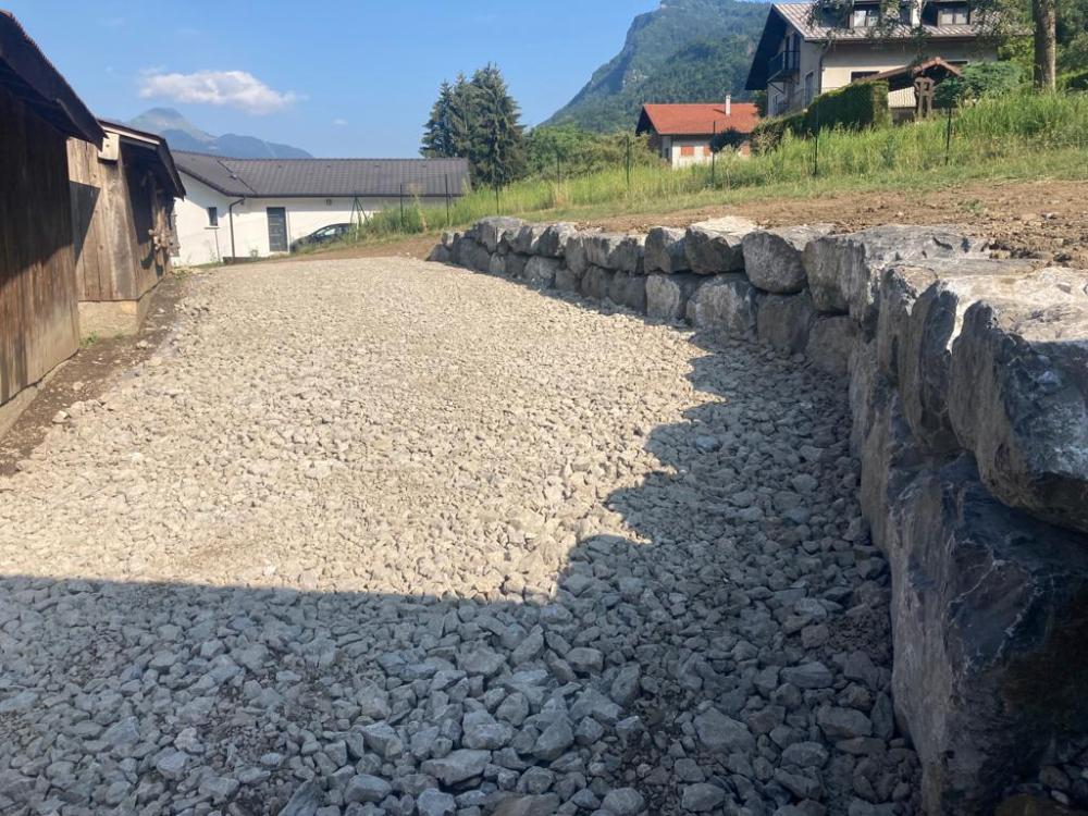 petite allée enrocher